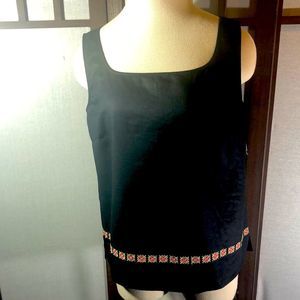 100% linen black sleeveless embroidered  top by Due  per Due size 12 NWT